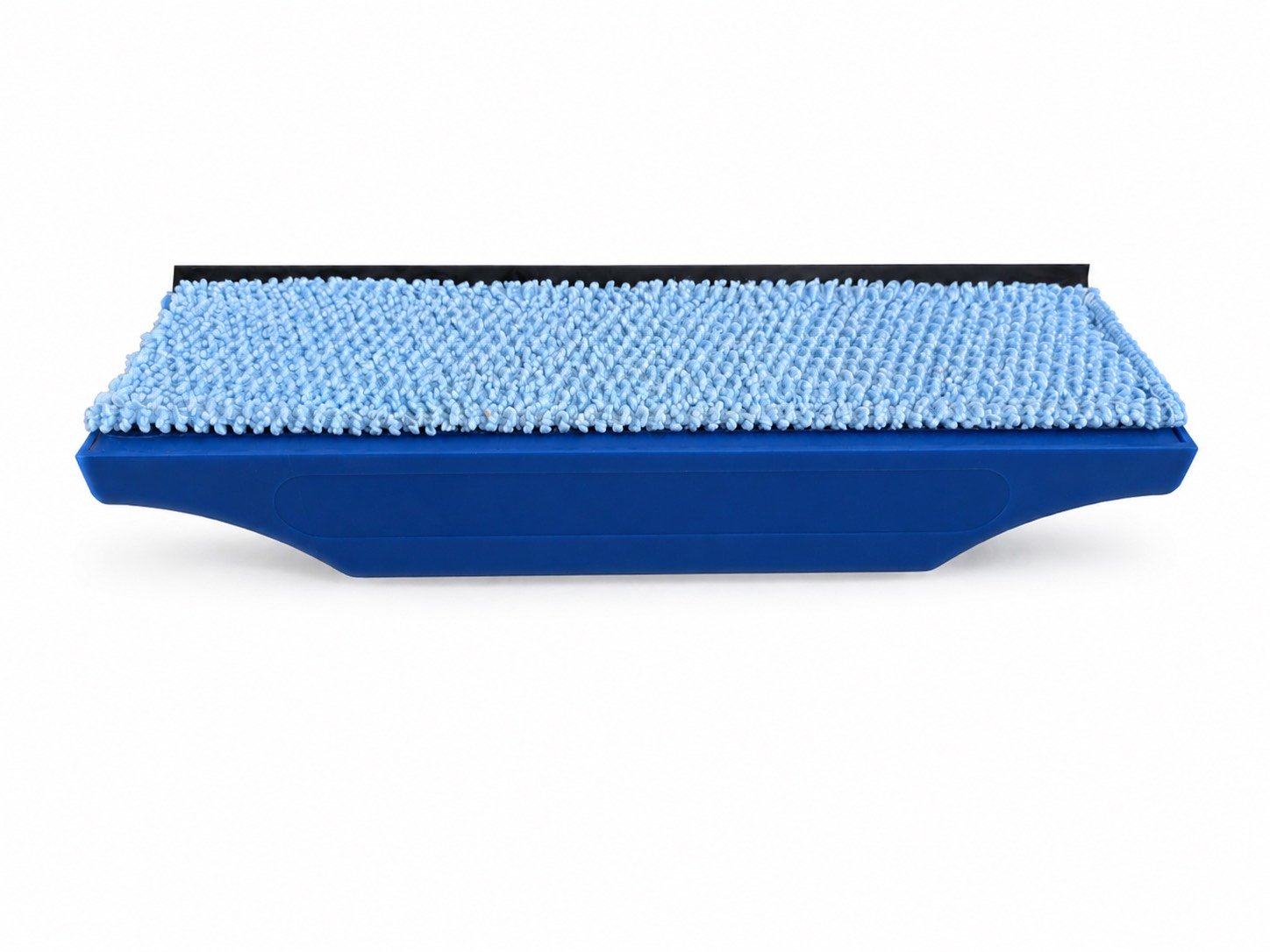 Unterseite des BoardWiper Pro: das hellblaue Mikrofasertuch und dahinter die schwarze Silikon-Dichtlippe, beide auf dem blauen Grundkörper montiert.